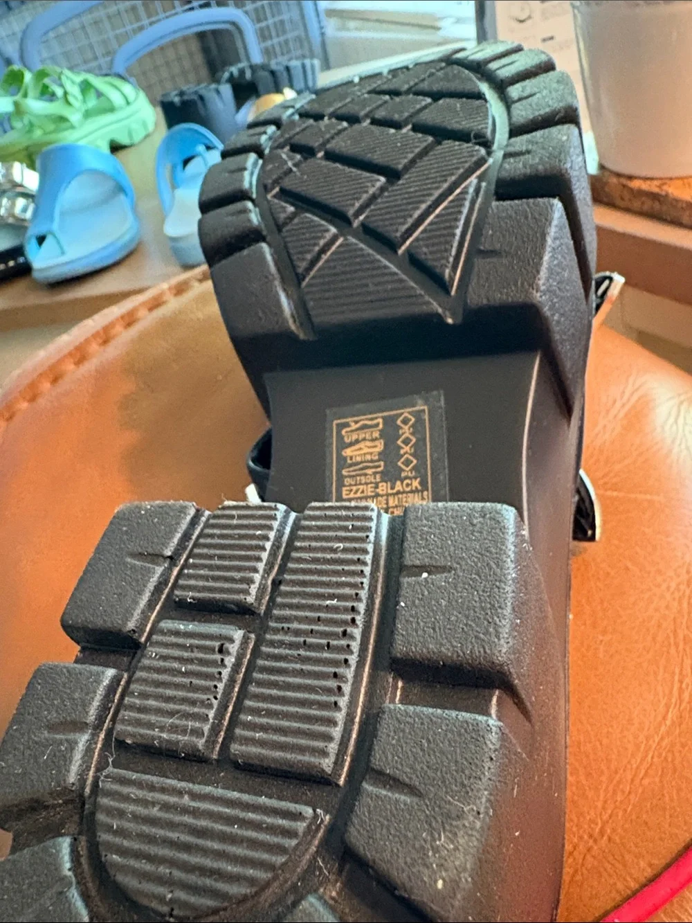 AZALEA WANG WESTERN STYLE BLACK PLATFORM SANDALS — SIZE 7 1/2